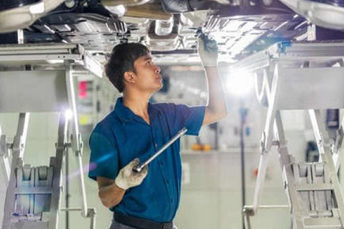 Tucson Auto Repair & Car Maintenance Tips: Budgeting for New Drivers
